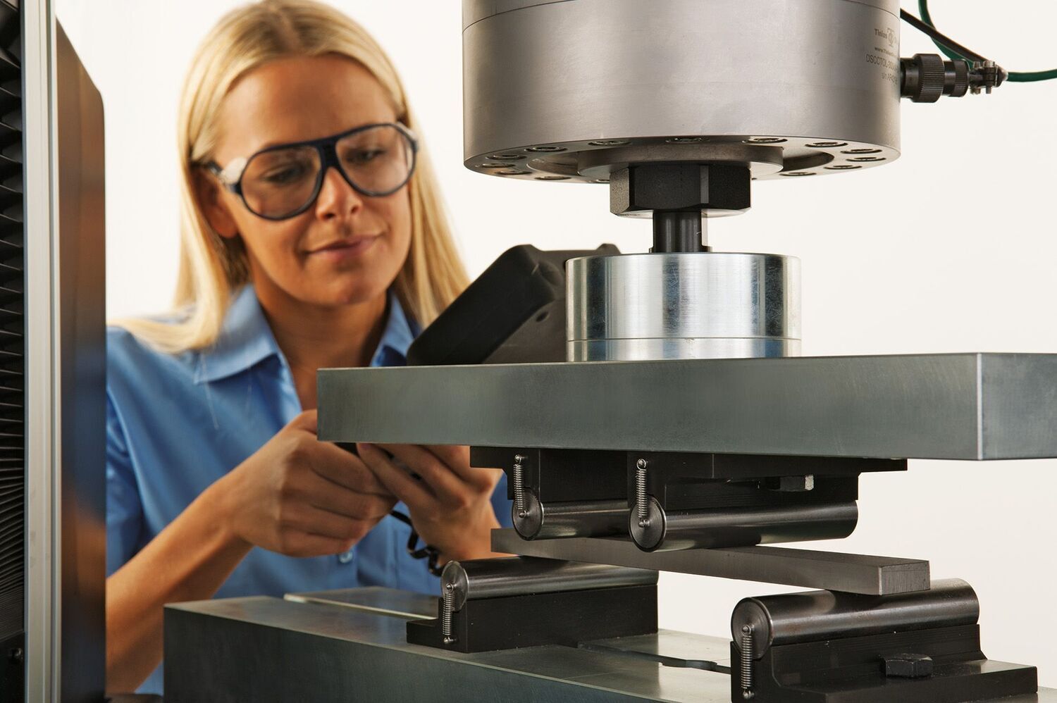 Elektromechanische Hoch-Kraft Prüfmaschinen
